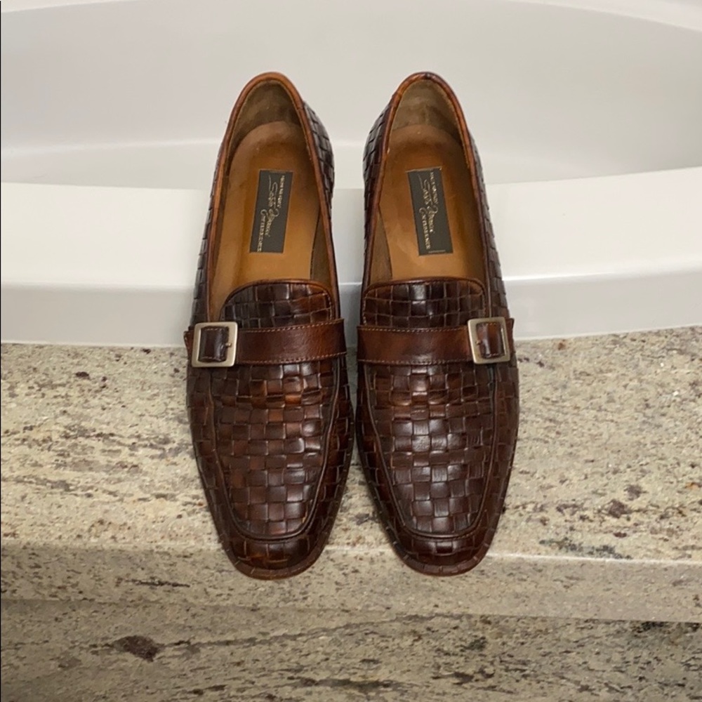 Leather weaved loafers